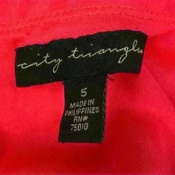 City Triangles 90s Hot Pink Prom Dress - Picture 7 of 8